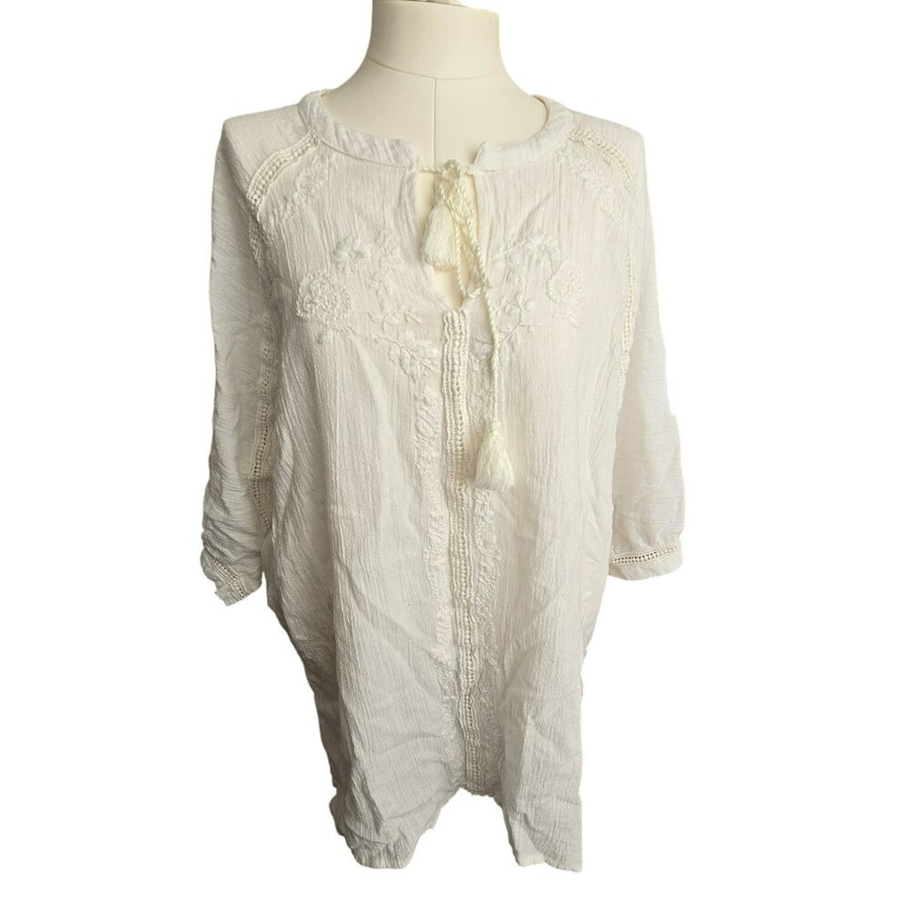 White Embroidered Boho Peasant Top Embroidered With Tassels Size 2X JJ4147